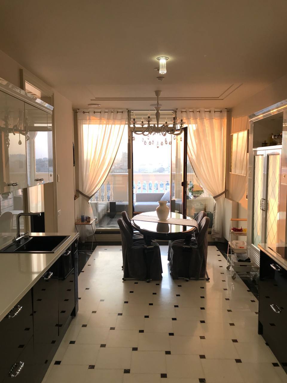 Продажа 4-комнатной квартиры 264 м², Греческая ул., 1А