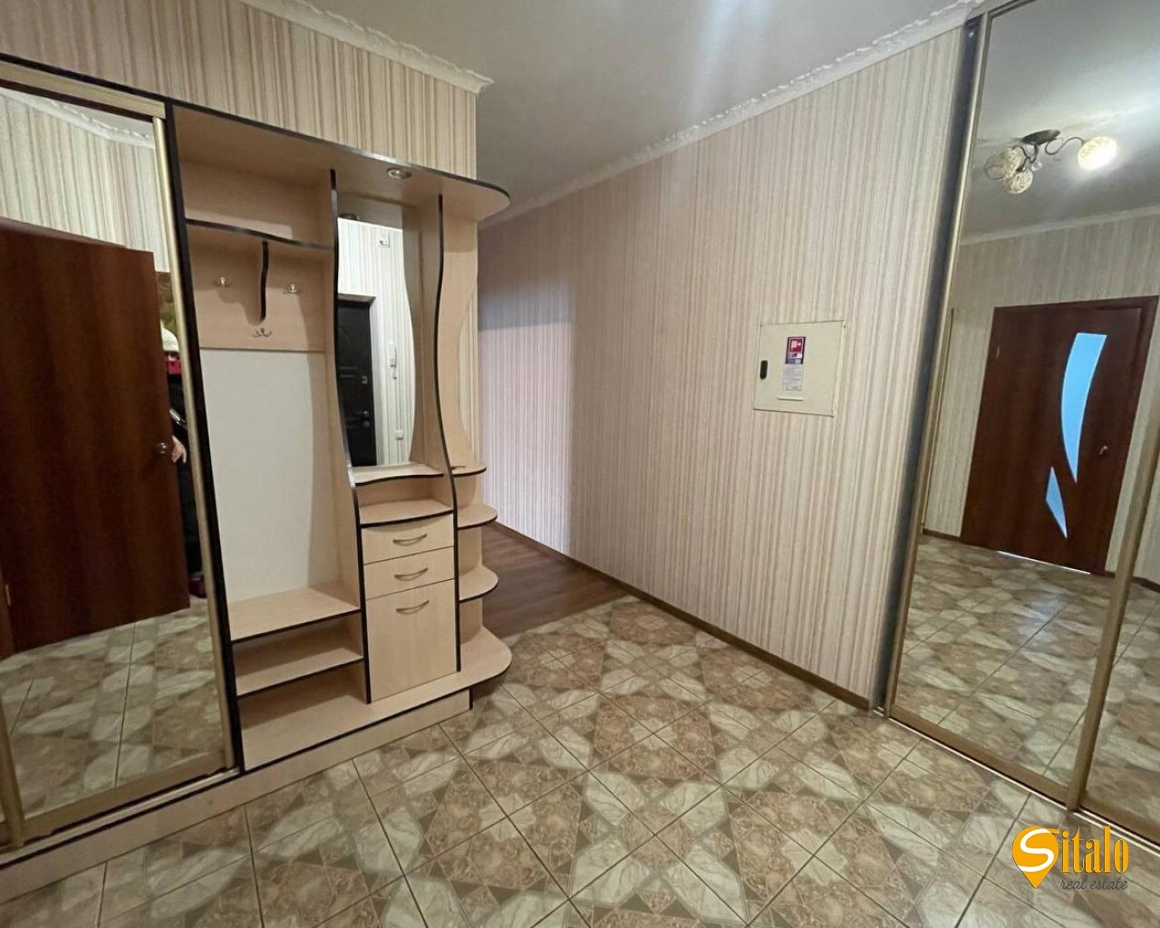 Продажа 2-комнатной квартиры 83 м², Вышгородская ул.