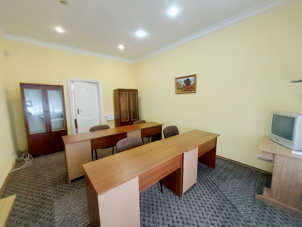 Оренда офісу 70 м², Інститутська вул., 22/7