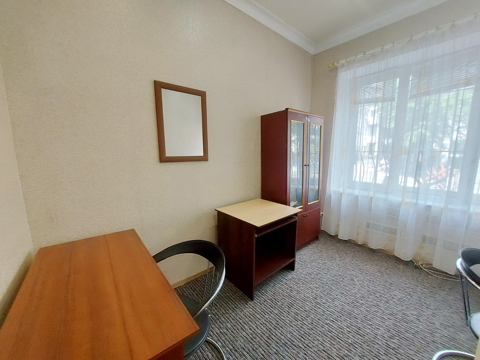 Оренда офісу 70 м², Інститутська вул., 22/7