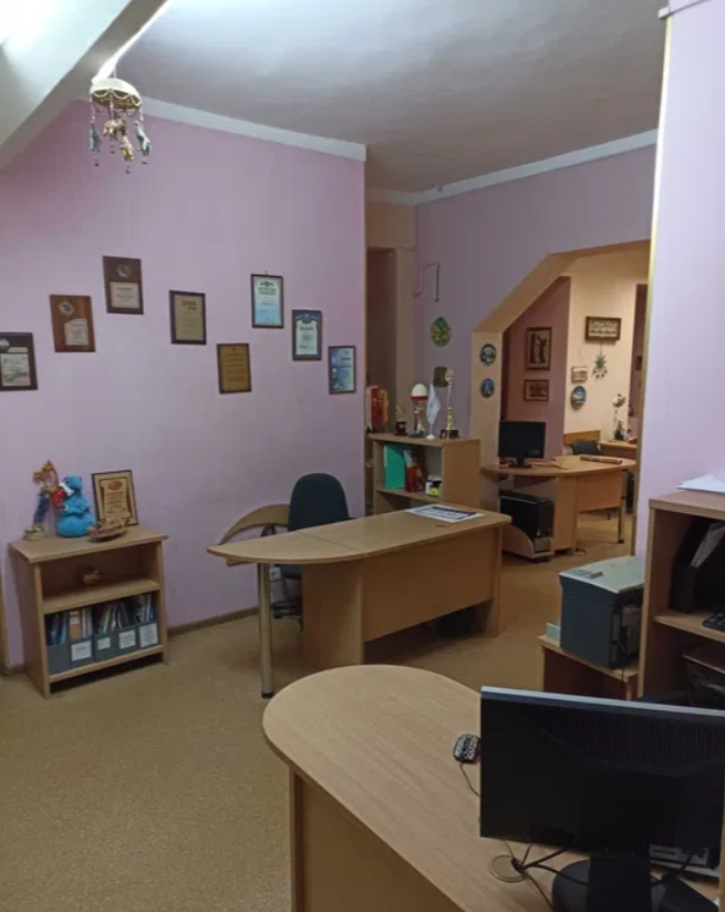 Продаж офісу 169 м², Новосельского вул.