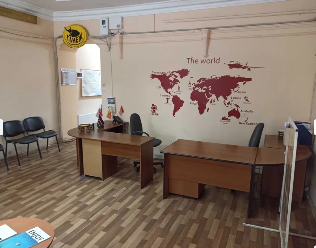 Продаж офісу 169 м², Новосельского вул.