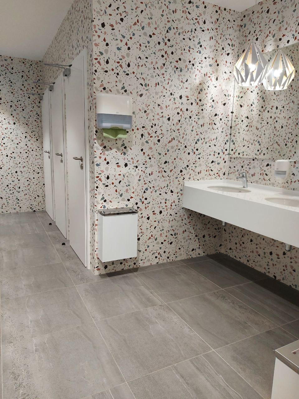 Оренда офісу 875 м², Жилянська вул., 73-79