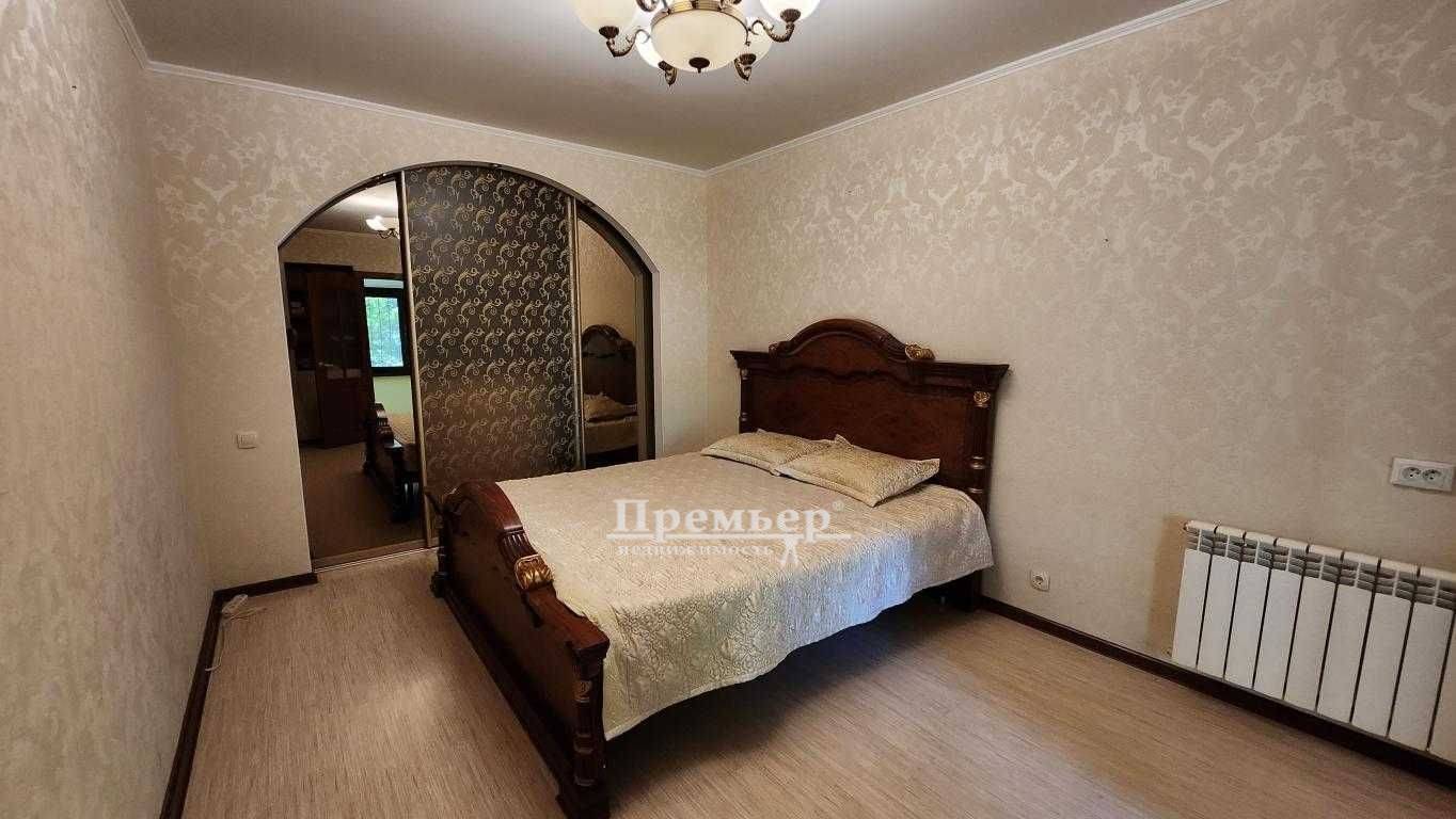 Продажа 3-комнатной квартиры 70 м², Академика Филатова ул.