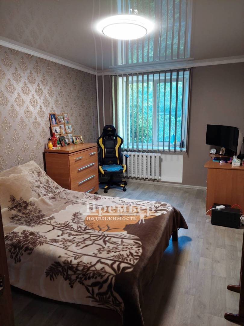 Продаж 4-кімнатної квартири 85 м², Петрова Генерала вул.