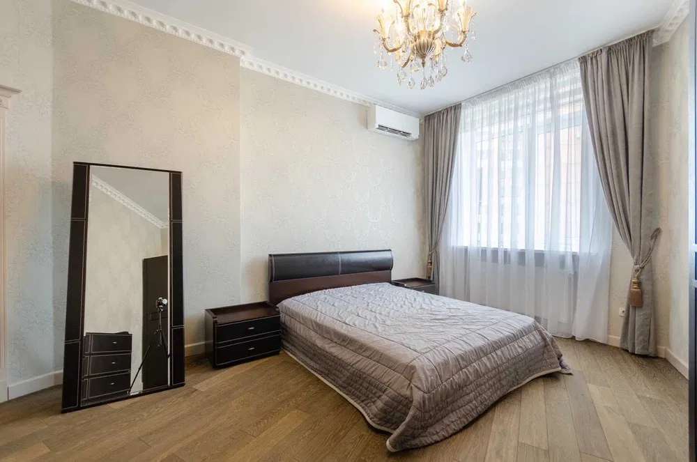 Продаж 3-кімнатної квартири 125 м², Старонаводницька вул., 6Б
