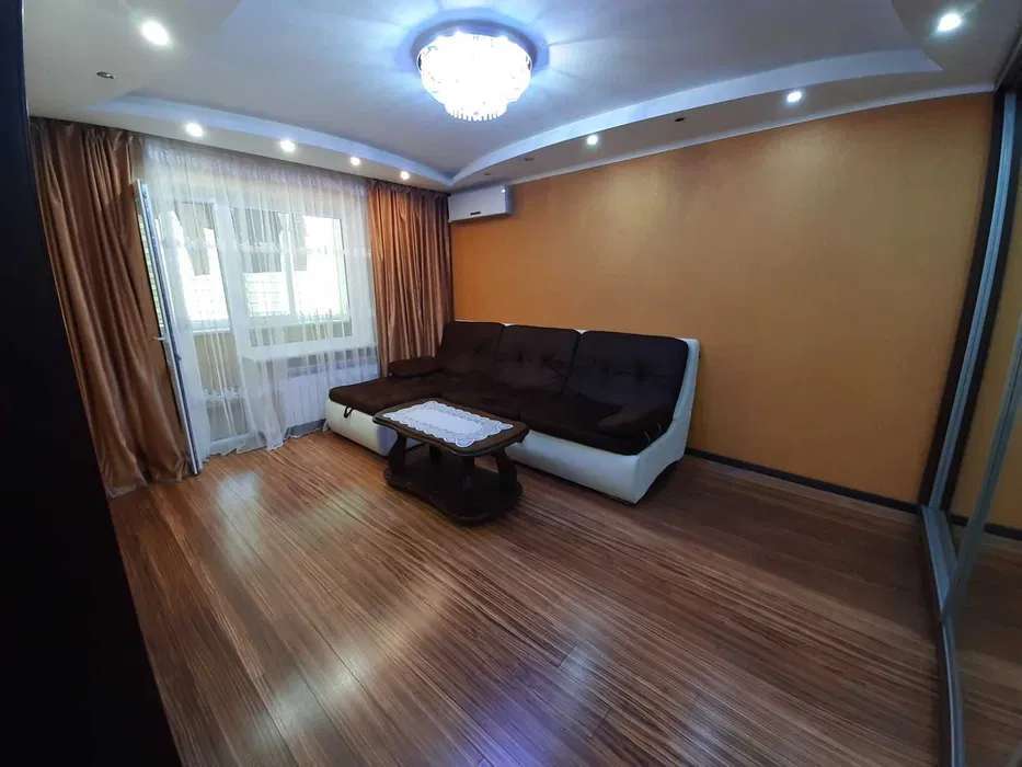 Оренда 2-кімнатної квартири 54 м², Героїв Дніпра вул.