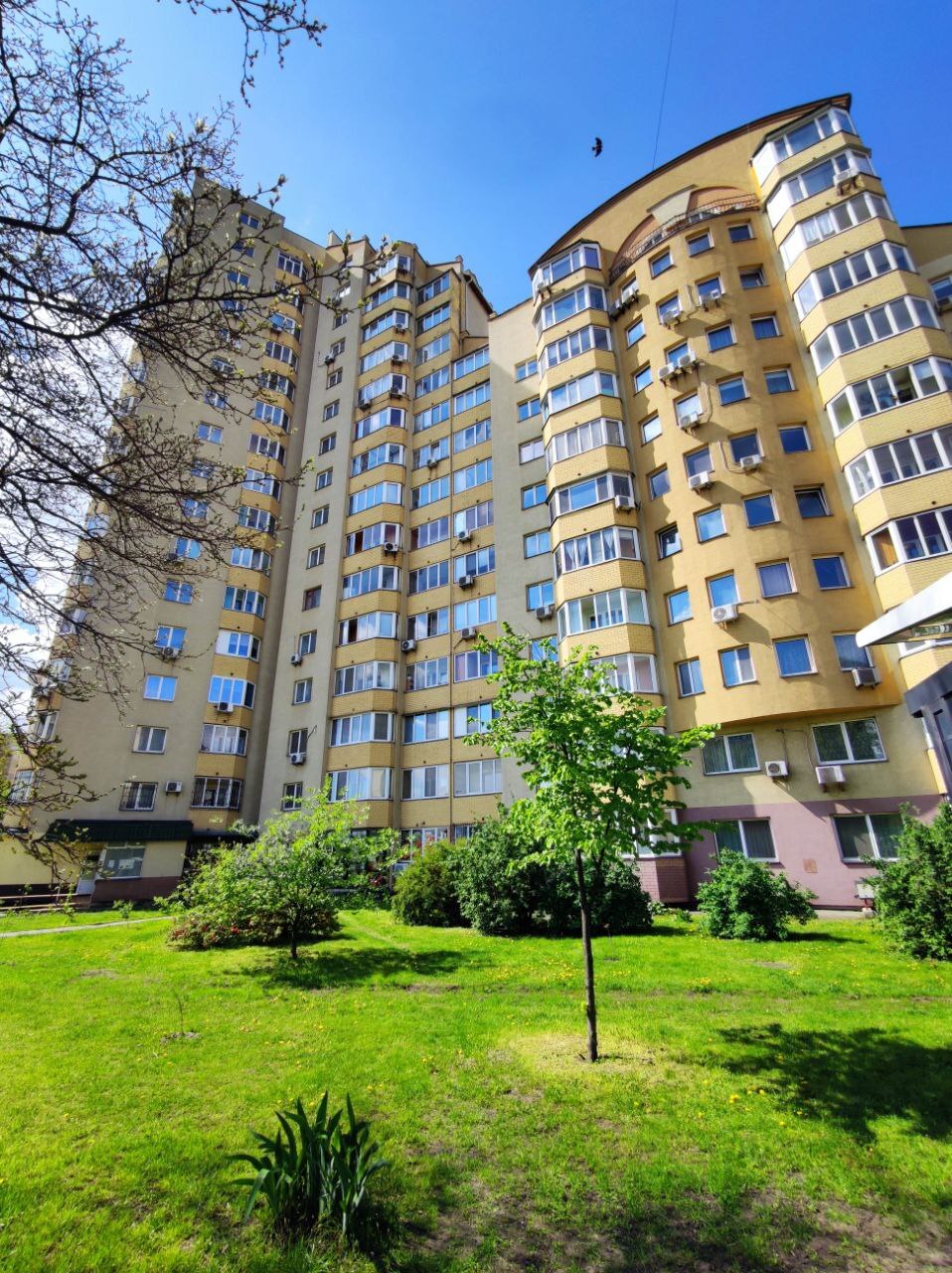 Продаж 2-кімнатної квартири 75 м², Тростянецька вул., 49