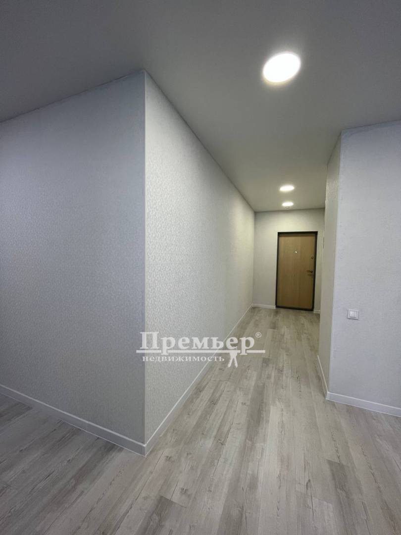 Продаж 1-кімнатної квартири 49 м², Варненська вул.