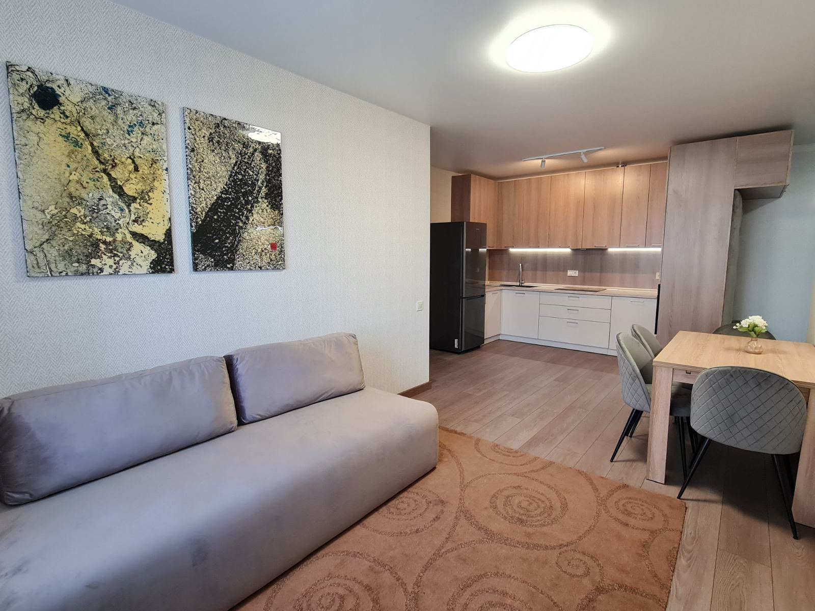 Продажа 2-комнатной квартиры 58 м², Жемчужная ул., 8