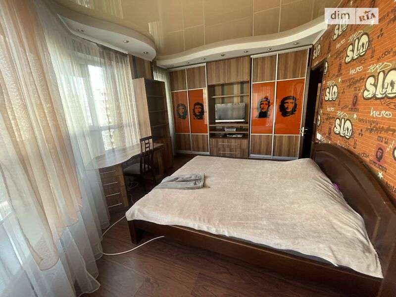Аренда 4-комнатной квартиры 150 м², Александра Мишуги ул.