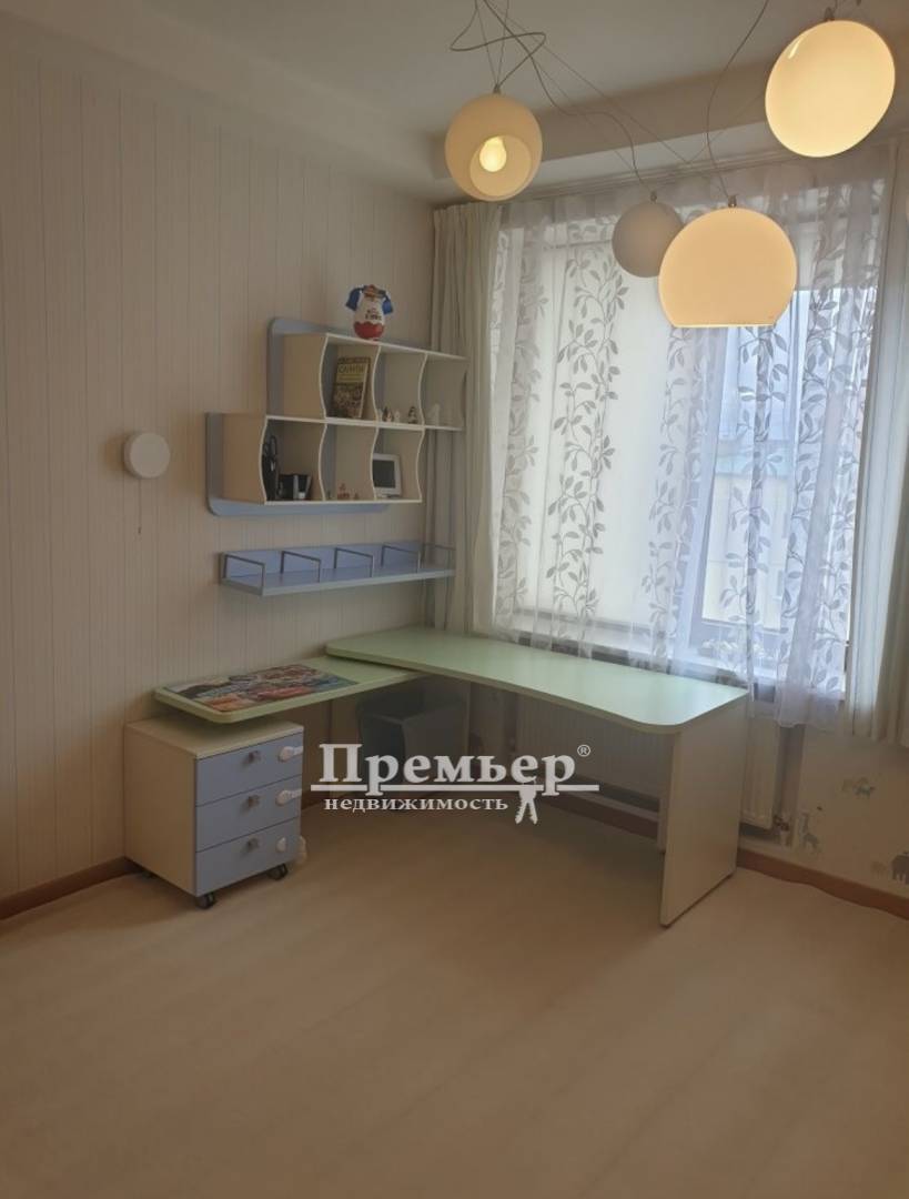 Продаж 3-кімнатної квартири 130 м², Парковая вул., 48