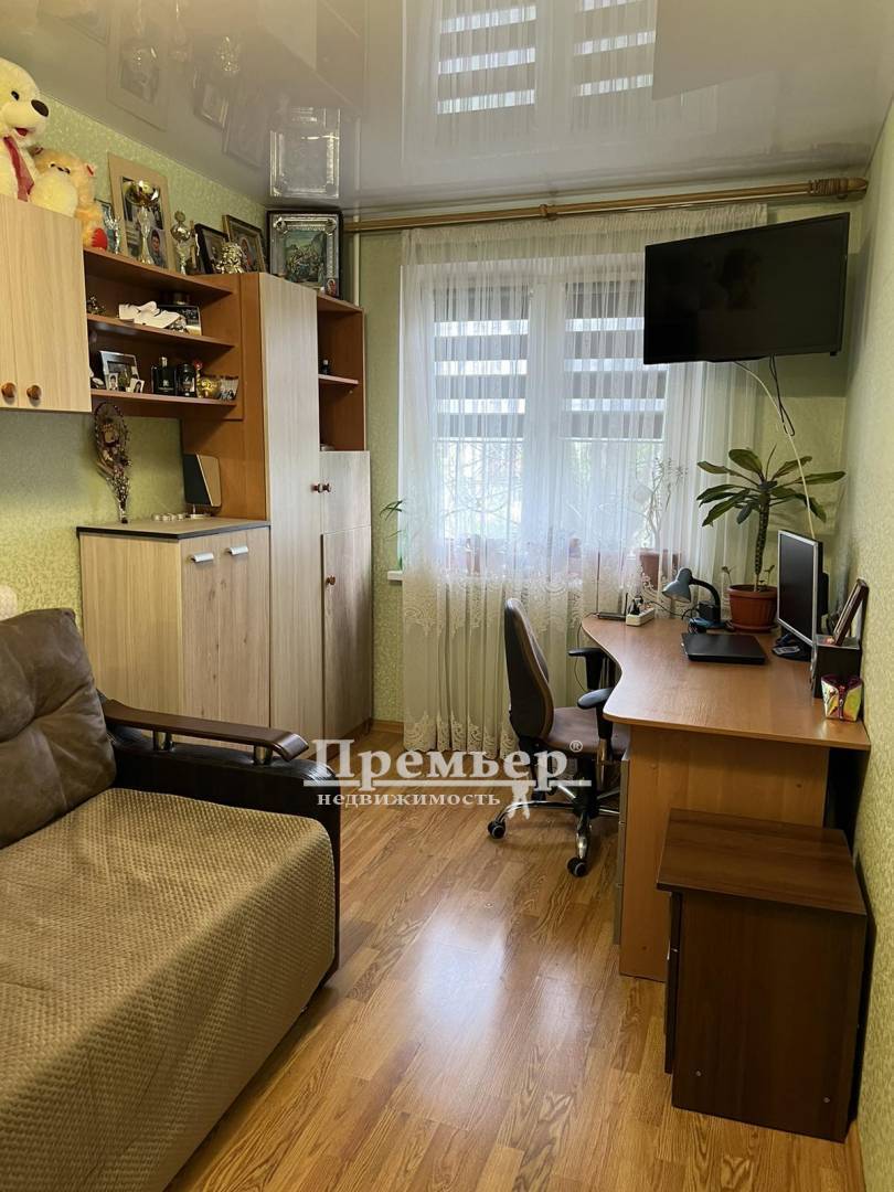 Продаж 2-кімнатної квартири 43 м², Петрова Генерала вул.