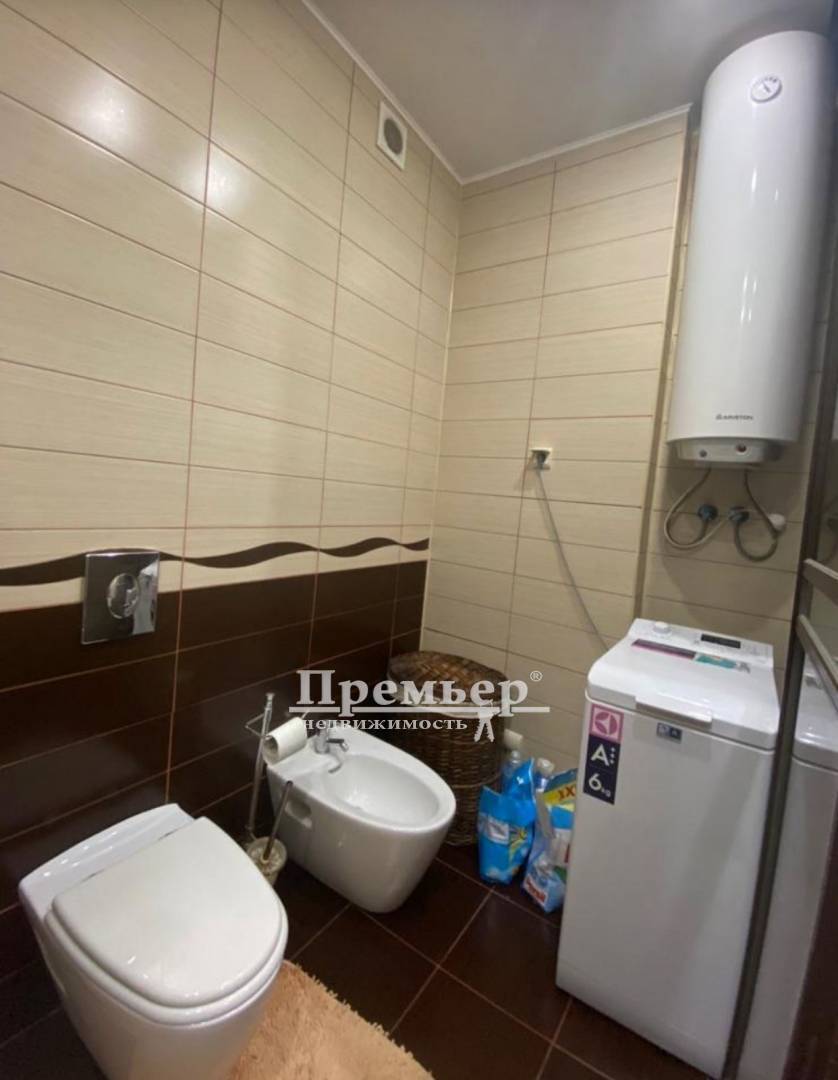 Продаж 2-кімнатної квартири 83 м², Середньофонтанська вул.