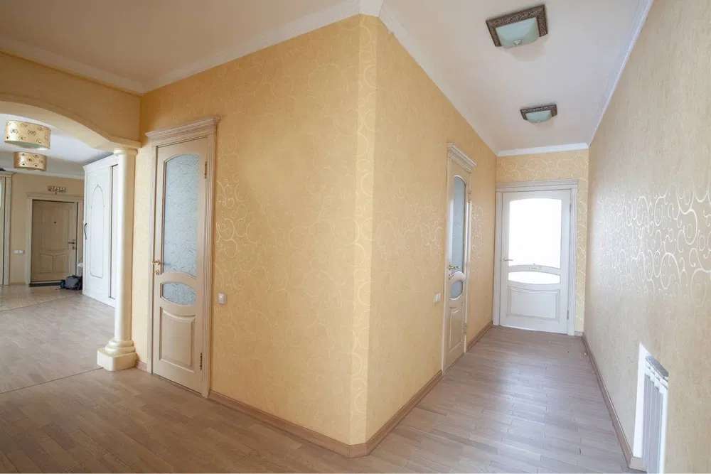 Продаж 3-кімнатної квартири 115 м², Дніпровська наб., 19