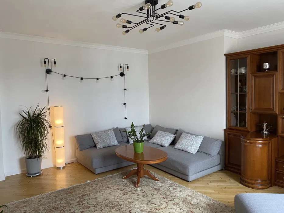 Аренда 3-комнатной квартиры 130 м², Лескова ул.