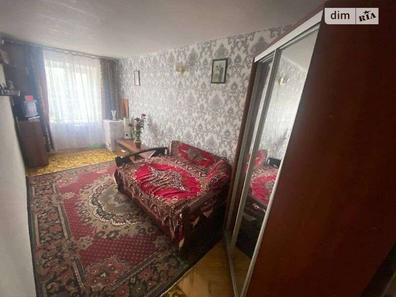 Продаж 3-кімнатної квартири 57 м², Привокзальна вул., 12