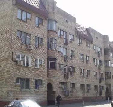 Продаж 1-кімнатної квартири 40 м², Хорива вул.