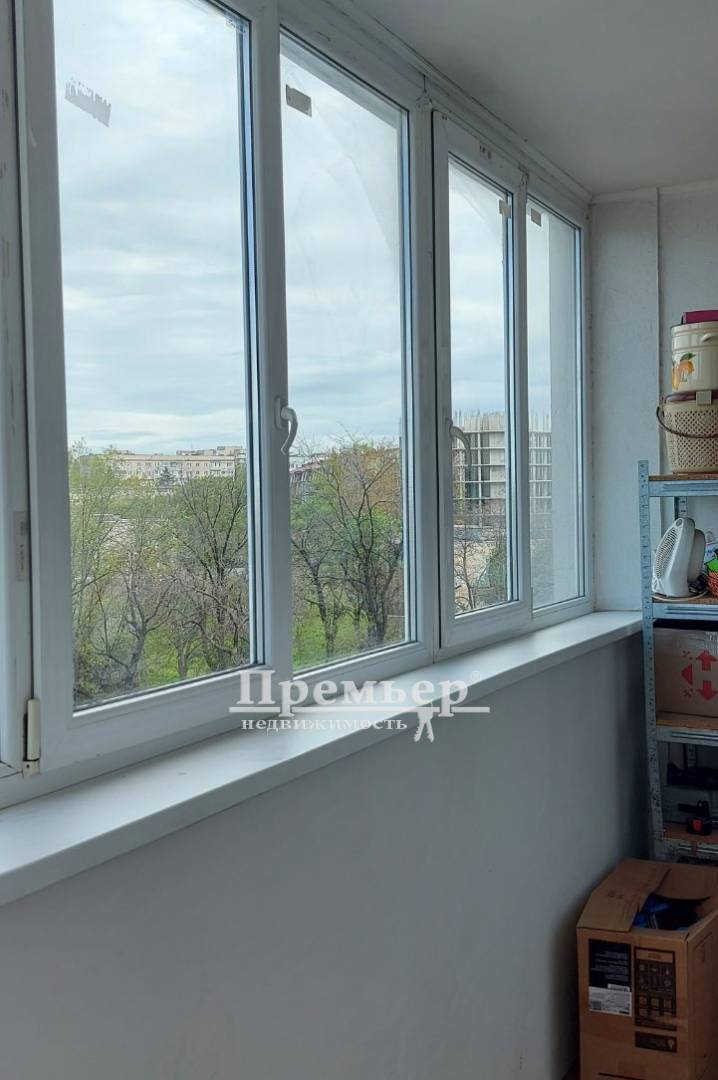 Продаж 3-кімнатної квартири 79 м², Массив Радужный вул.