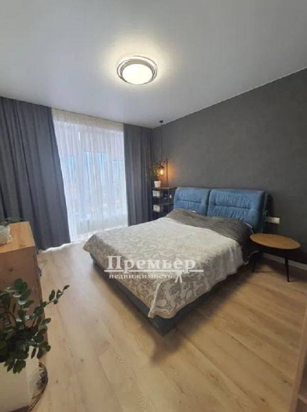 Продаж 1-кімнатної квартири 47 м², Варненська вул.