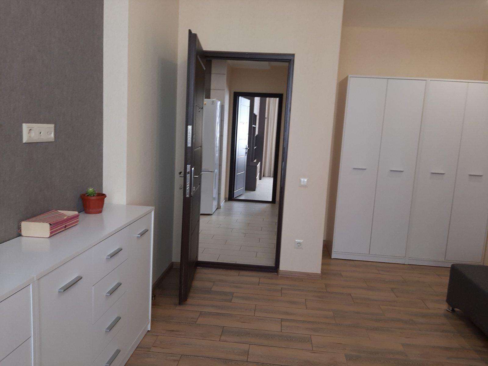 Продажа 3-комнатной квартиры 98 м², Киевская ул., Николая Закревского, 103