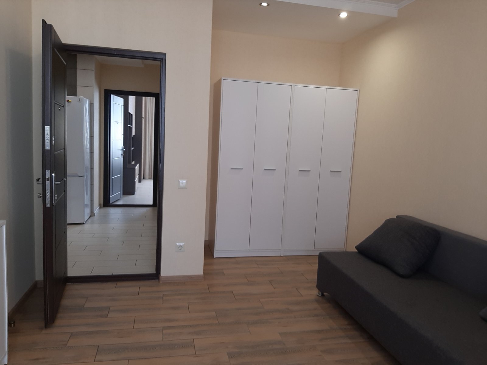 Продажа 3-комнатной квартиры 98 м², Киевская ул., Николая Закревского, 103