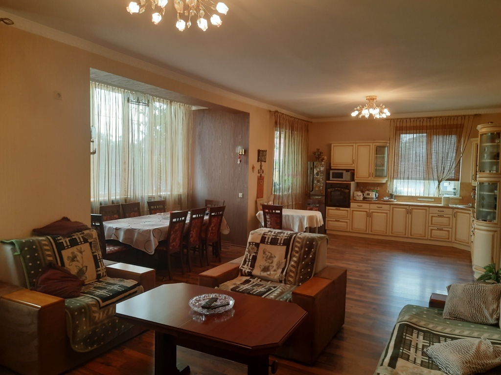 Продаж будинку 300 м², Зоряна вул., 1