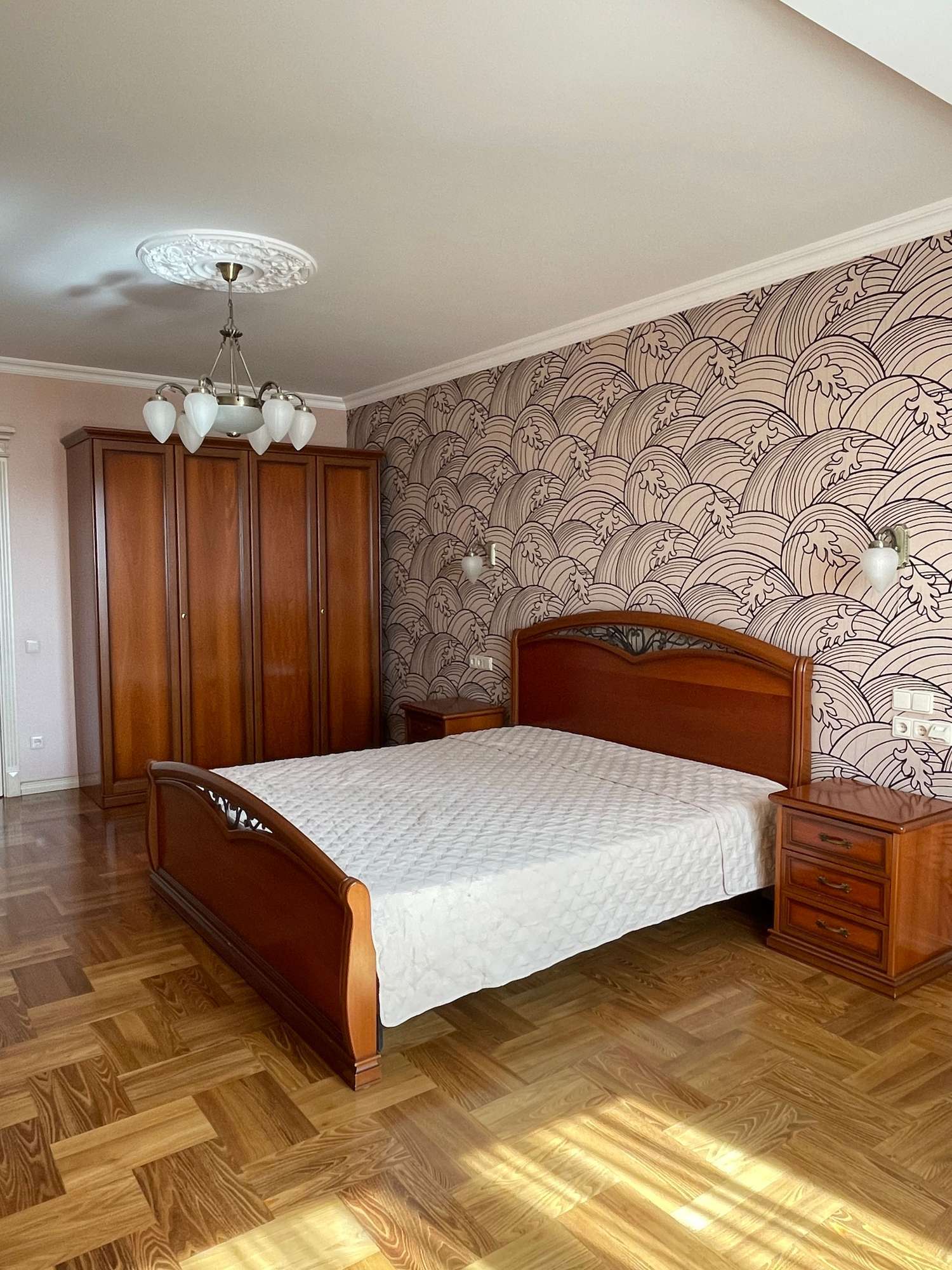 Оренда 3-кімнатної квартири 120 м², Львівська вул., 22