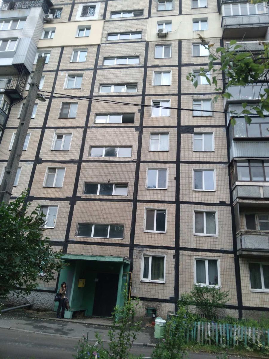 Продаж 2-кімнатної квартири 46 м², Желваковського пров., 4
