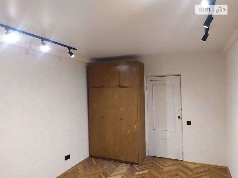 Продаж 2-кімнатної квартири 47 м², Перова бул., 25