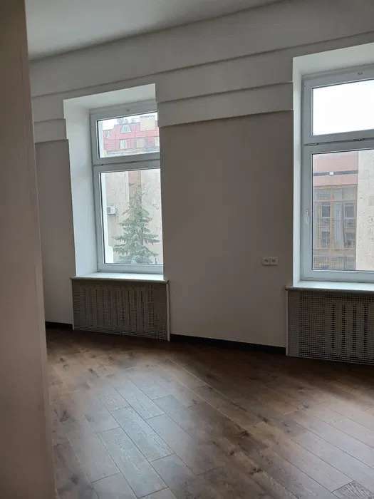 Оренда 4-кімнатної квартири 155 м², Рейтарська вул., 28