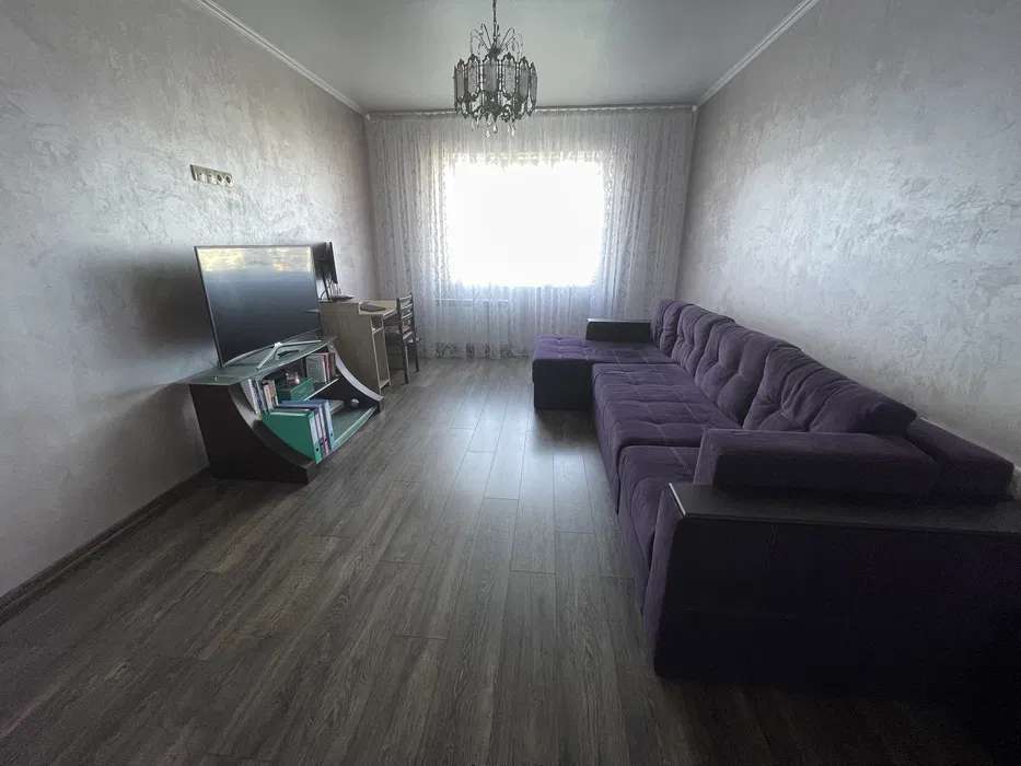 Продаж 3-кімнатної квартири 69 м², Сержа Лифаря вул.