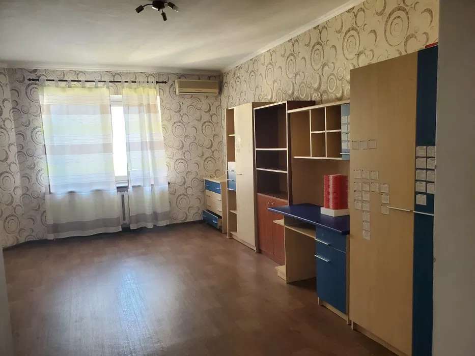 Оренда 3-кімнатної квартири 129 м², Вузівська вул.