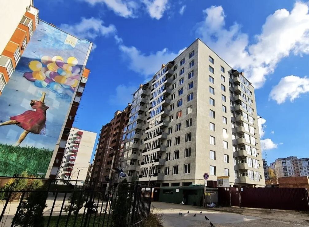 Продаж 1-кімнатної квартири 44 м², Інститутська вул.