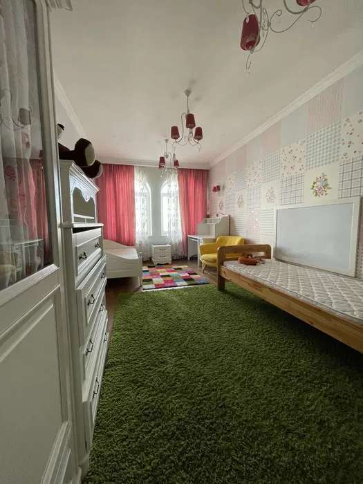 Оренда квартири з вільним плануванням 160 м², Щекавицька вул.
