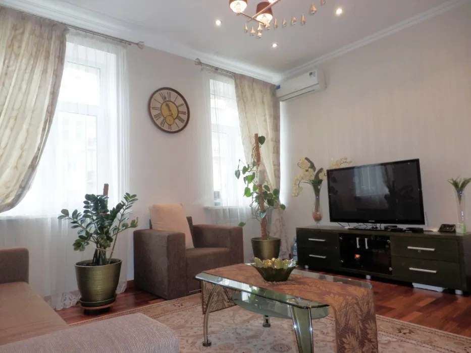 Оренда 2-кімнатної квартири 56 м², Володимира Антоновича вул.