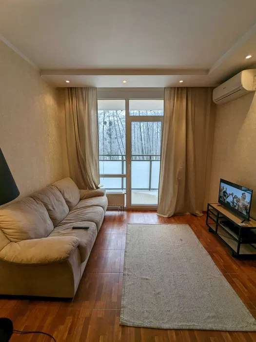 Оренда 1-кімнатної квартири 53 м², Анатолія Петрицького вул.