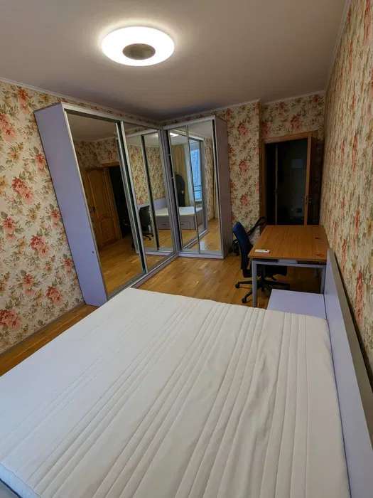 Оренда 1-кімнатної квартири 53 м², Анатолія Петрицького вул.