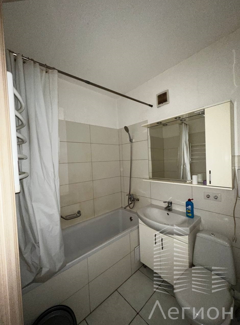 Продаж 1-кімнатної квартири 41 м², Мирна вул.
