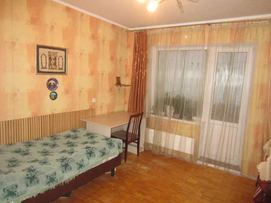 Продаж 4-кімнатної квартири 95 м², Ревуцького вул., 11В
