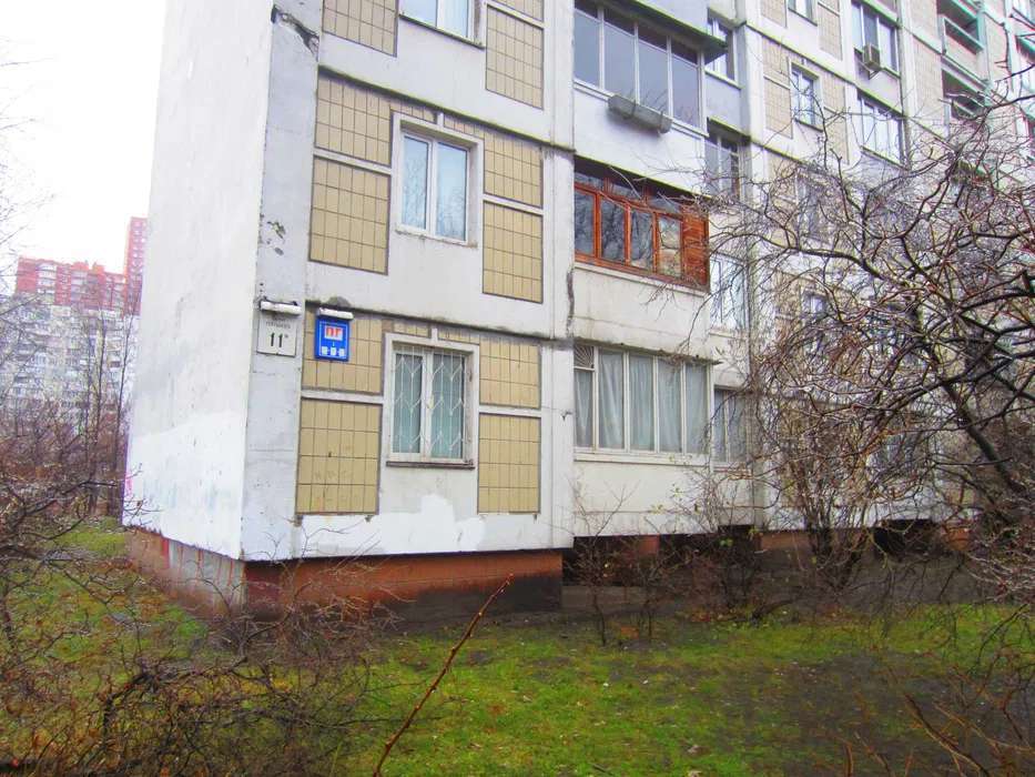 Продажа 4-комнатной квартиры 95 м², Ревуцкого ул., 11В