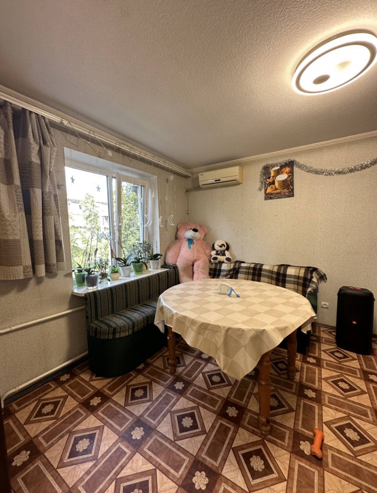 Продаж 5-кімнатної квартири 107 м², Байкальська вул., 73