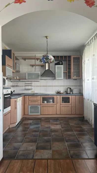 Продаж 4-кімнатної квартири 144 м², Тростянецька вул., 49