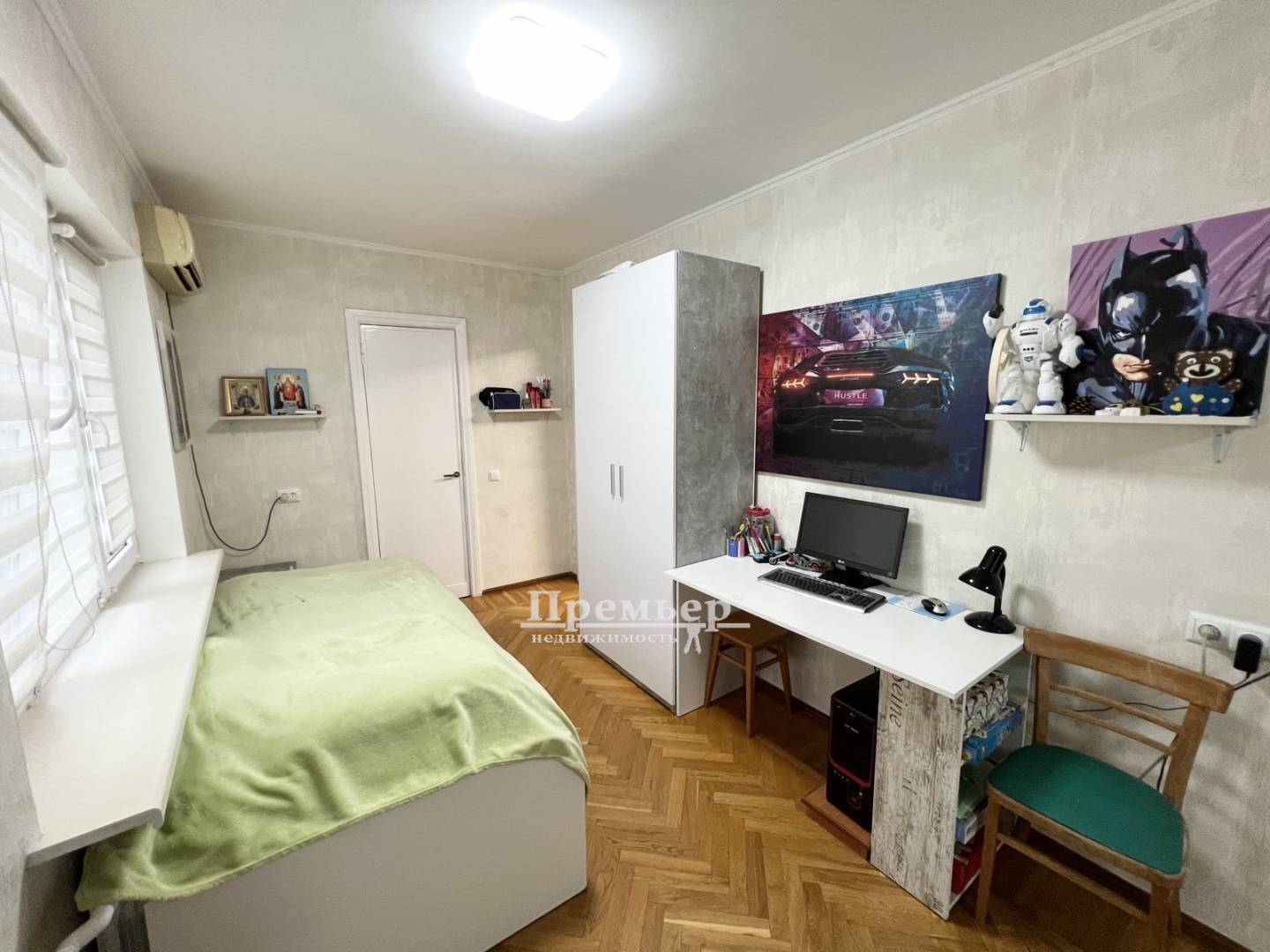 Продаж 2-кімнатної квартири 46 м², Космонавтов вул.