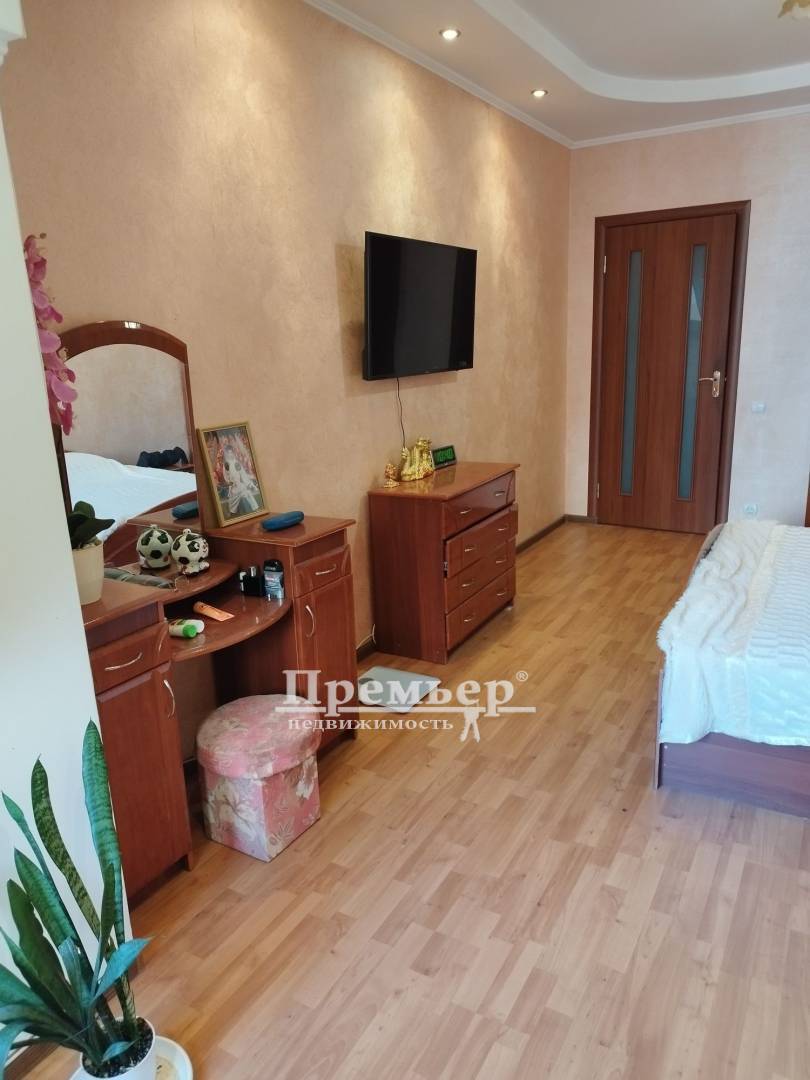 Продаж 2-кімнатної квартири 76 м², Старицкого вул.