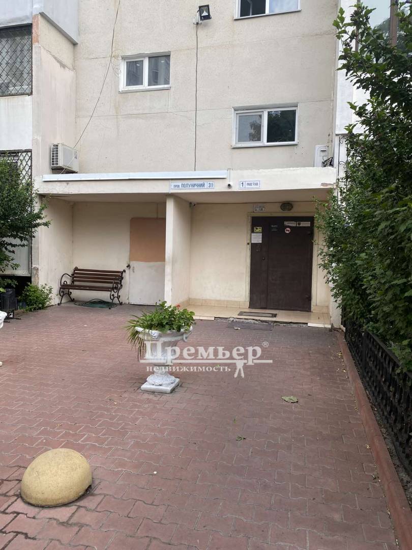 Продажа 1-комнатной квартиры 40 м², Клубничный пер.