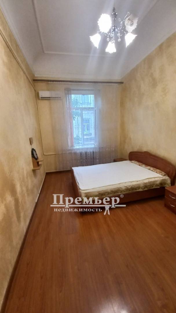 Продаж 1-кімнатної квартири 30 м², Жуковского вул.