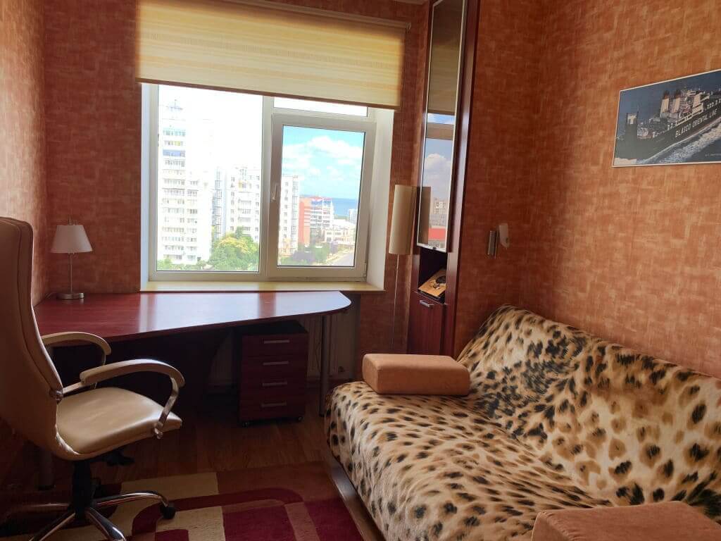 Продаж 2-кімнатної квартири 83.4 м², Парковая вул., 48