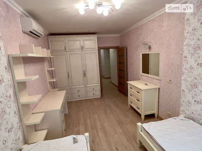 Продажа 3-комнатной квартиры 96 м², Нивская ул.