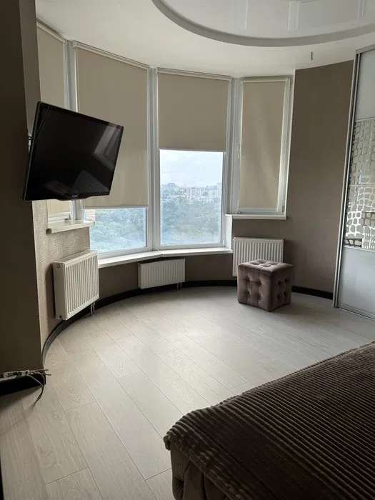 Аренда 3-комнатной квартиры 104 м², Юрия Ильенко ул.